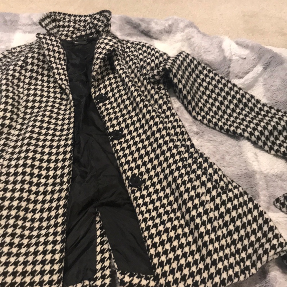 Coat - Picture 2 of 4